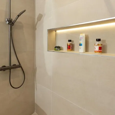 Cozzy Porcelan Apartament *
